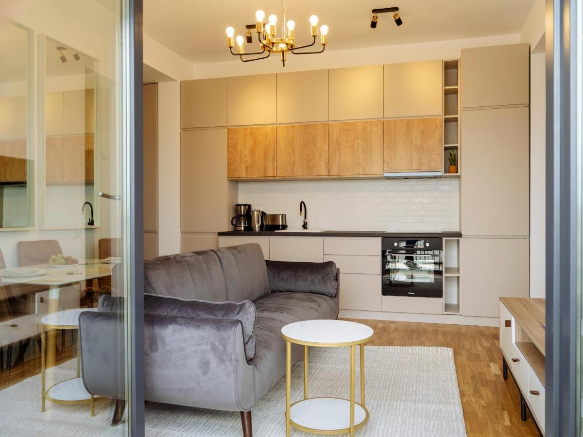 Sunny 2Br Flat - Top Location - Amazing Balcony Bukarest Exterior foto