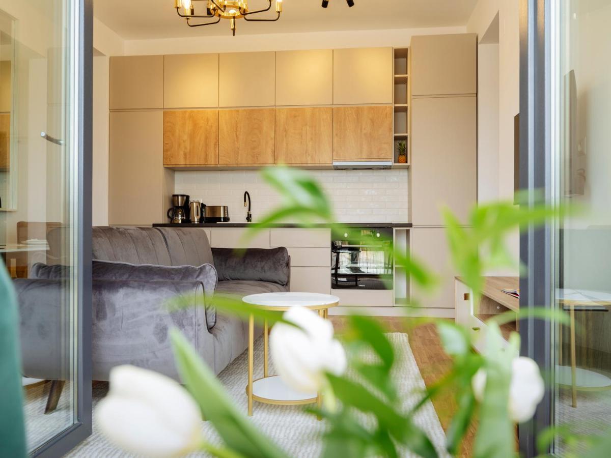 Sunny 2Br Flat - Top Location - Amazing Balcony Bukarest Exterior foto