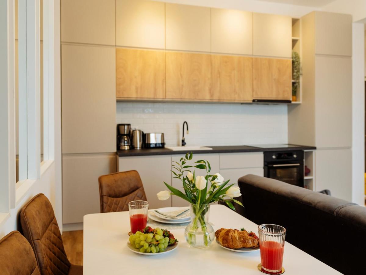 Sunny 2Br Flat - Top Location - Amazing Balcony Bukarest Exterior foto