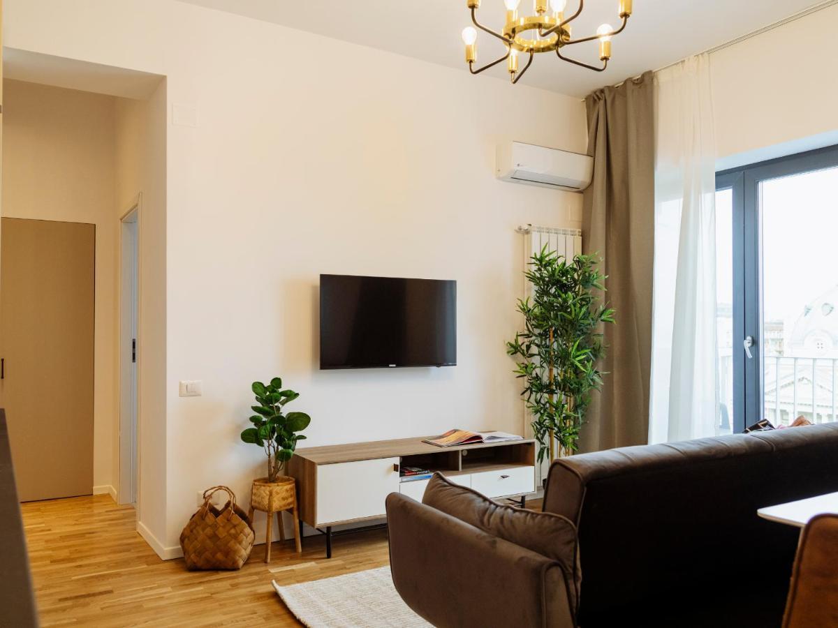 Sunny 2Br Flat - Top Location - Amazing Balcony Bukarest Exterior foto