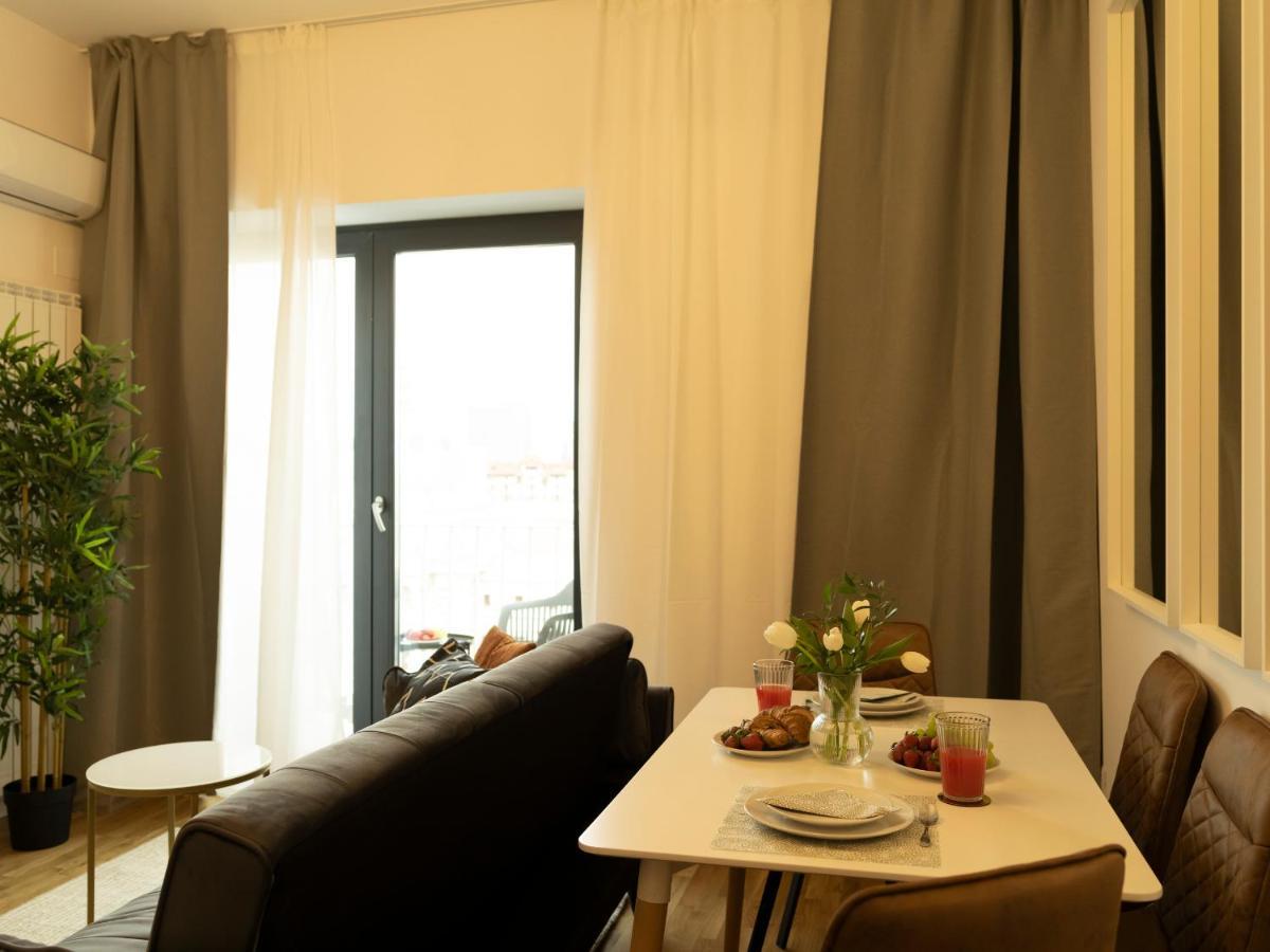 Sunny 2Br Flat - Top Location - Amazing Balcony Bukarest Exterior foto