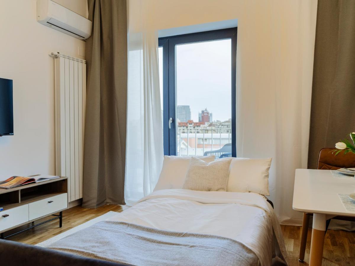 Sunny 2Br Flat - Top Location - Amazing Balcony Bukarest Exterior foto