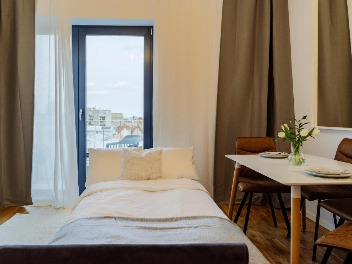 Sunny 2Br Flat - Top Location - Amazing Balcony Bukarest Exterior foto