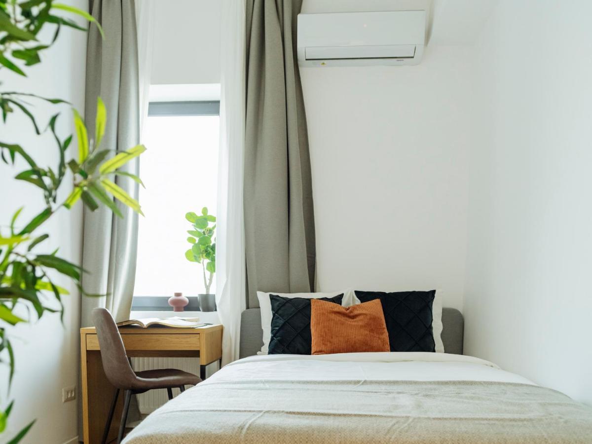 Sunny 2Br Flat - Top Location - Amazing Balcony Bukarest Exterior foto