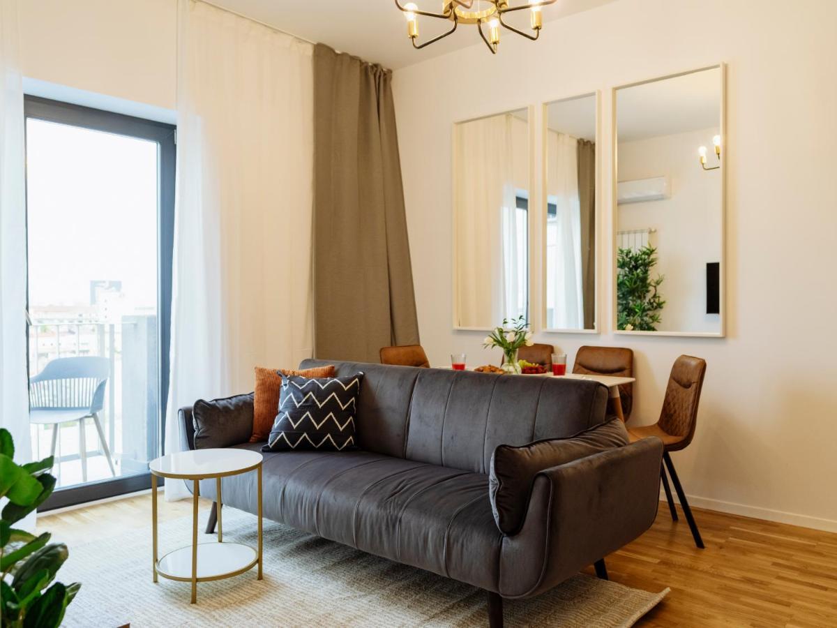 Sunny 2Br Flat - Top Location - Amazing Balcony Bukarest Exterior foto
